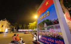 Không bắn pháo hoa, đếm ngược đón năm mới: Phố phường Hà Nội vắng vẻ như ngày thường