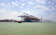 Biến đầm lầy thành cảng nước sâu đón siêu tàu container
