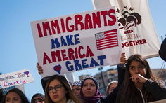 Di dân không giấy tờ trước ngày 1-1-2021 có thể nhập tịch Mỹ?