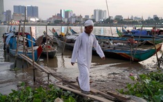 Ngư dân Campuchia chỉ bắt được 1kg cá mỗi ngày vì mực nước Mekong giảm