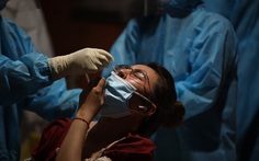 NÓNG: TP.HCM xác định 3 người nhập cảnh trái phép từ Campuchia, 2 nữ âm tính COVID-19