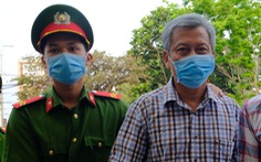 Áp giải 'đại gia' Trịnh Sướng đến phiên tòa xét xử vụ án sản xuất, buôn bán xăng giả