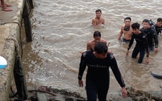 Bé gái 2 tuổi rơi xuống sông Soài Rạp tử vong thương tâm