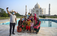 Đền Taj Mahal mở cửa đón khách lại giữa đại dịch