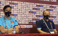 HLV Park Hang-seo khựng người, bất ngờ với chi tiết ít thấy trong phòng họp báo