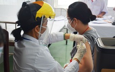 Phú Yên thay đổi ưu tiên tiêm vắc xin để tăng ‘vùng xanh’