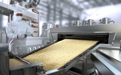 Gỡ vướng để mì ăn liền sản xuất thời dịch, hàng xuất khẩu được bán ở TP.HCM