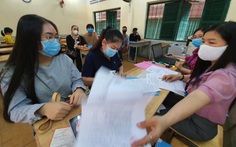 Phụ huynh ở TP.HCM bất ngờ với điểm chuẩn vào lớp 10