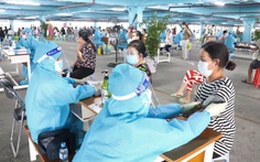 HỎI - ĐÁP về dịch COVID-19: TP.HCM tổ chức tiêm ra sao khi cạn vắc xin?