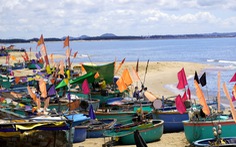 Ngư dân Phước Hải ngóng ngày mở biển