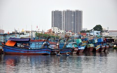 Gần 2.700 ngư dân lênh đênh ngoài biển Vũng Tàu chờ được tiếp tế