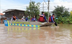 Bangkok và các tỉnh lân cận báo động vì lũ