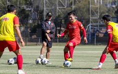 Đội tuyển Việt Nam tiếp tục đấu đối kháng để tìm ra đội hình chính đối đầu tuyển Úc