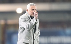 AS Roma thắng dễ, HLV Mourinho chọc quê đối thủ