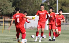 Bóng đá Việt Nam làm việc xuyên Tết nguyên đán Nhâm Dần 2022
