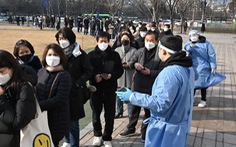 Hàn Quốc chuyển trọng tâm sang cứu người khi số ca Omicron tăng theo cấp số nhân