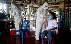 Bác sĩ Việt giúp Lào chống dịch