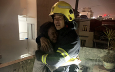 11 người được cứu từ nhà cháy trong hẻm ở Hà Nội