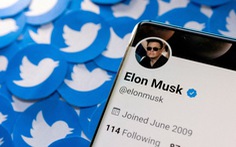 Tỉ phú Elon Musk tuyên bố khi tiếp quản Twitter: 'Chim đã sổ lồng'