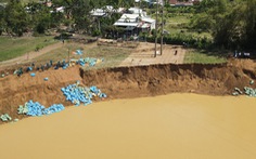 Đề nghị trung ương hỗ trợ 100 tỉ đồng làm kè bờ sông Quảng Huế sau sạt lở