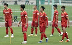 Tuyển Việt Nam vắng 18 cầu thủ ở buổi tập đầu tiên chuẩn bị AFF Cup