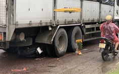 Vụ xe tải lùi cán chết ba mẹ con: Sao không có phụ xe xuống cảnh báo?
