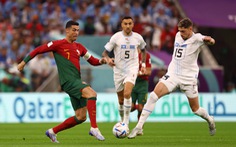 Bồ Đào Nha - Uruguay (hiệp 1) 0-0: Vẫn chưa có tình huống nguy hiểm nào được tạo ra
