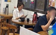 ‘Cựu hoa đán TVB' Thái Thiếu Phân giản dị ăn quán ven đường, nhan sắc gây ‘choáng'