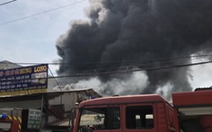 Cháy kho phế liệu lớn ở huyện Bình Chánh