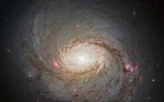 Một thiên hà đang bắn phá Trái đất bằng vô số hạt ma quái