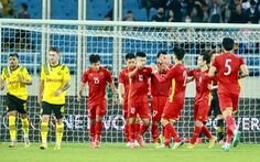 Vì sao hiệp 2 trận Việt Nam - Borussia Dortmund chỉ có 1 phút bù giờ?