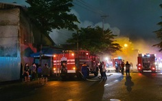 Điều tra nguyên nhân vụ cháy lớn nhà kho 600m2 ở Quy Nhơn