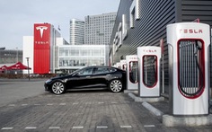 Tesla mở trạm sạc xe điện miễn phí cho vùng bị ảnh hưởng của cuộc khủng hoảng Ukraine