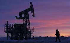 Giá dầu thế giới giảm sâu sau khi UAE ủng hộ tăng sản lượng