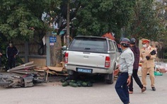 Xe chở lãnh đạo Chi cục Thủy sản Thanh Hóa lao vào tiệm bán hoa quả làm 2 người chết