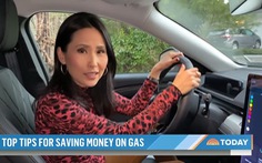 Phóng viên Mỹ gốc Việt bày mẹo tiết kiệm xăng với minh họa bằng… xe điện
