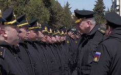 Nga công bố video thủy thủ đoàn của soái hạm bị chìm Moskva