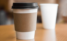 Uống cà phê bằng ly dùng một lần: Một ngụm cà phê chứa hàng tỉ hạt nhựa siêu nhỏ