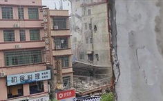 Tòa nhà 6 tầng đổ sập giữa trưa ở Trung Quốc, nhiều người mắc kẹt