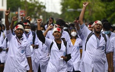 Khủng hoảng kinh tế trầm trọng, Sri Lanka tăng 40% giá nhiều loại thuốc