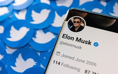 Nhân viên Twitter lo lắng, dọa 'ra đi' vì... 'hành vi thất thường của tỉ phú Elon Musk'?