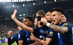 Hạ chủ nhà Juve, Inter Milan bám đuổi AC Milan trong cuộc đua vô địch
