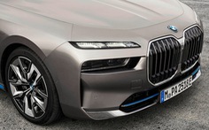 Đèn bằng pha lê Swarovski trên BMW i7 được tạo ra như thế nào?