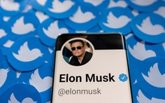 Elon Musk hoãn mua Twitter, giá cổ phiếu trượt xuống đáy