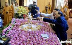 Chủ tịch nước Nguyễn Xuân Phúc chúc mừng Đại lễ Phật đản tại TP.HCM