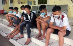 Triệu tập nhóm thanh thiếu niên hỗn chiến bằng 'bom xăng' ở Biên Hòa