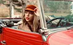 Taylor Swift lái xe Nissan vì... không muốn bị chú ý