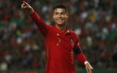Ronaldo nối dài kỷ lục ghi bàn cho Bồ Đào Nha
