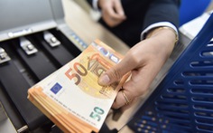 Giá USD tự do bất ngờ tăng vọt, người ‘bắt đáy’ EUR bị lỗ