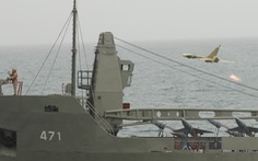Iran khoe binh đoàn tàu chiến đúng lúc ông Biden thăm Israel